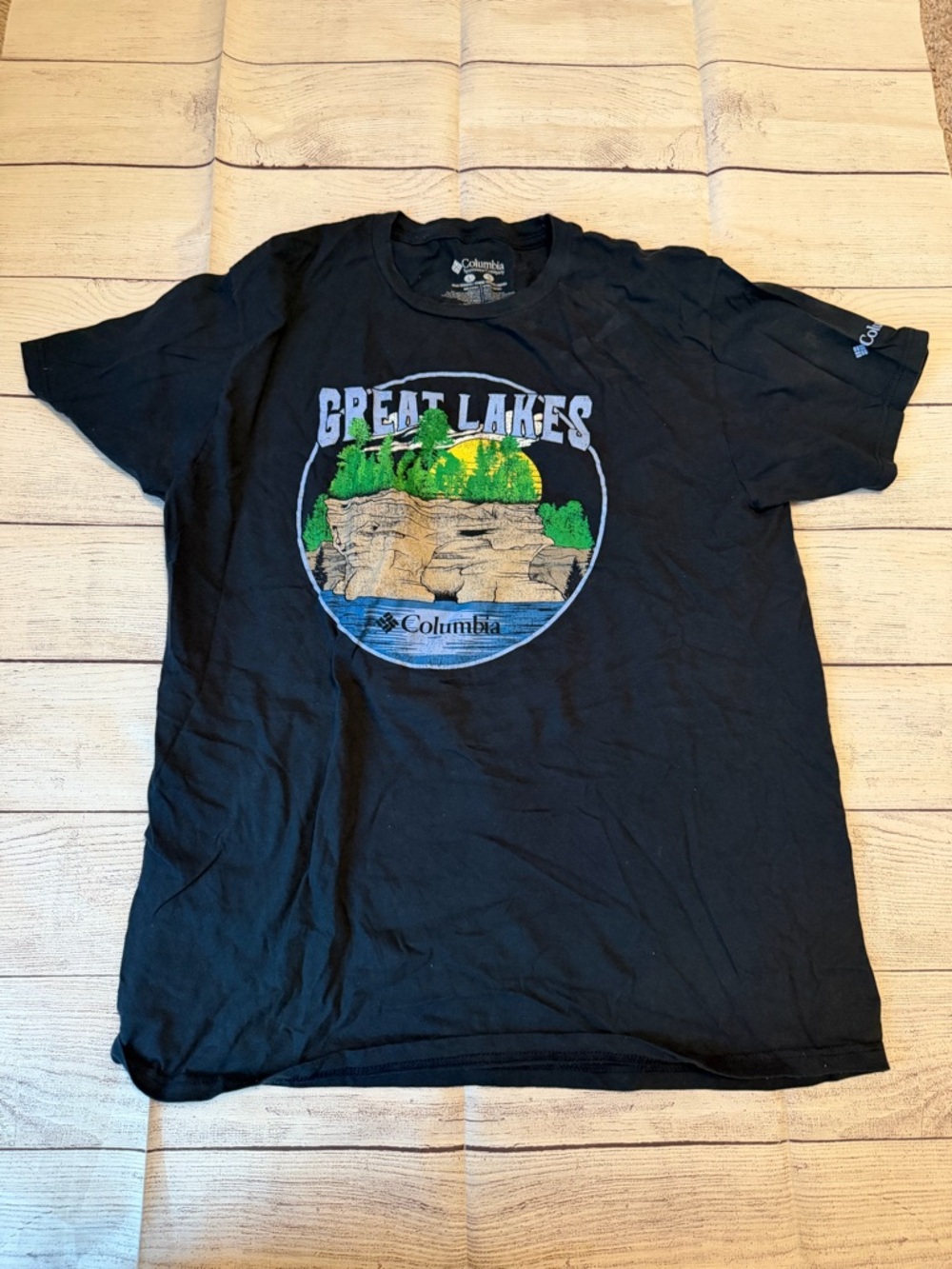 NWOT Men's Columbia Great Lakes Graphic T-Shirt